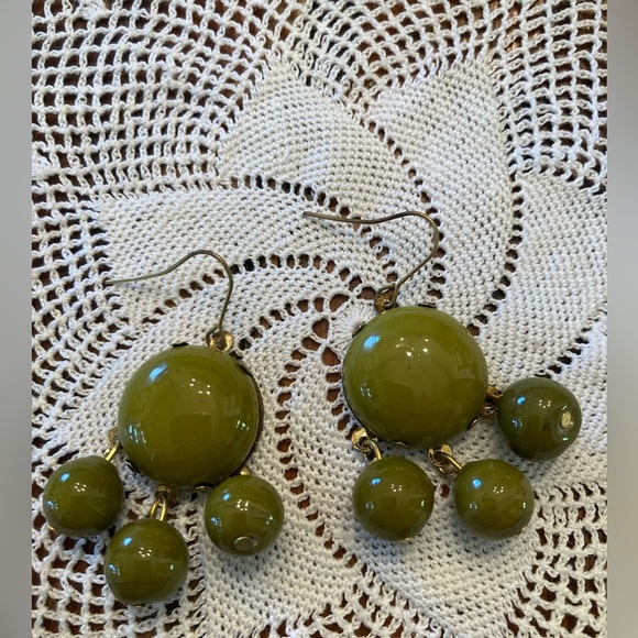ZAD BOHO beaded earrings OLIVE GREEN SHAKER CHA CHA ear wires  2” NWT FABULOUS!! - Picture 6 of 8